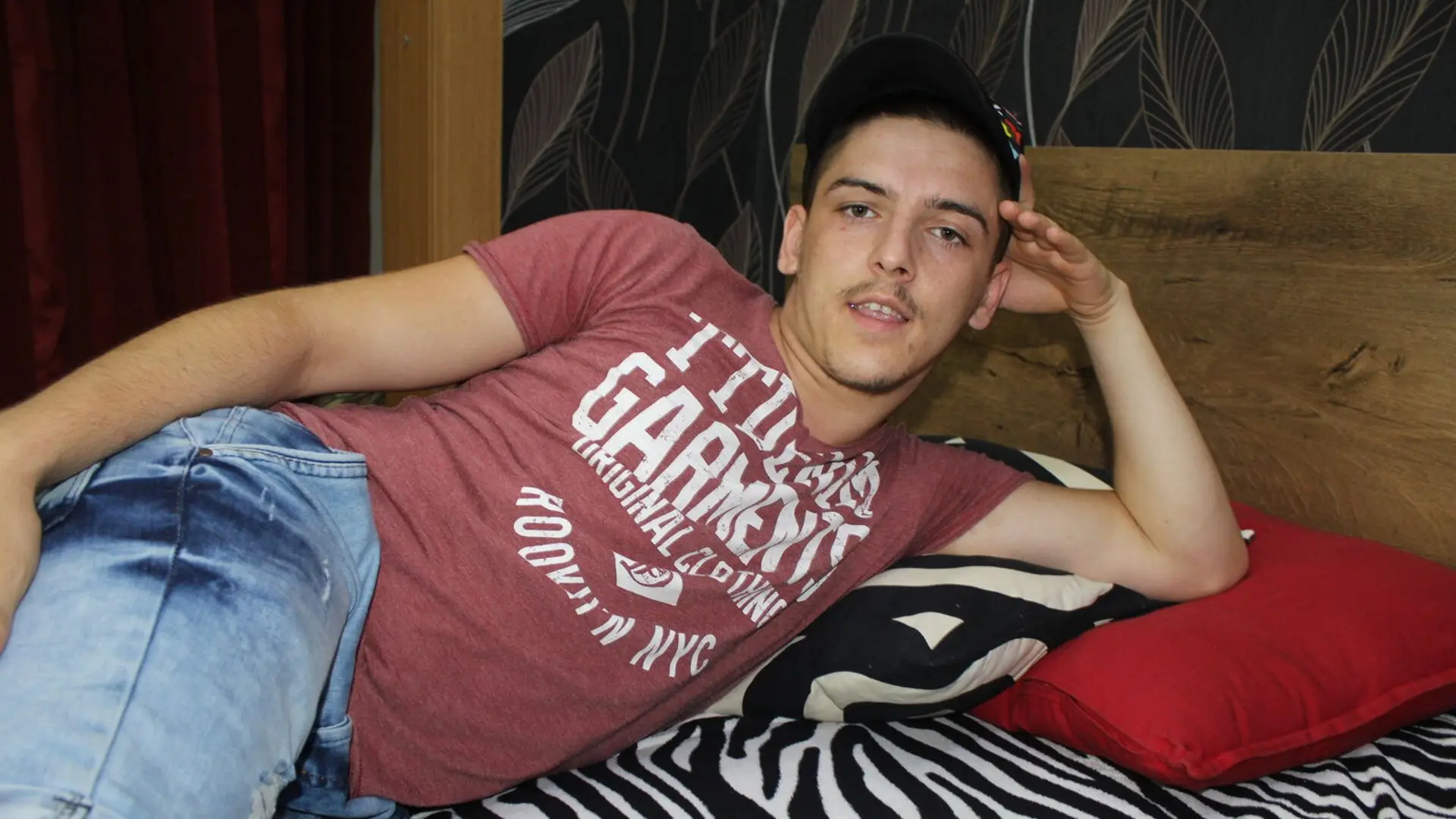 View SilkSam Fuck Vids and Pics