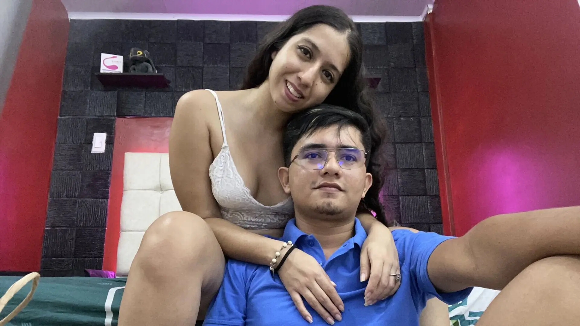 View ThomasAndSamanth Fuck Vids and Pics