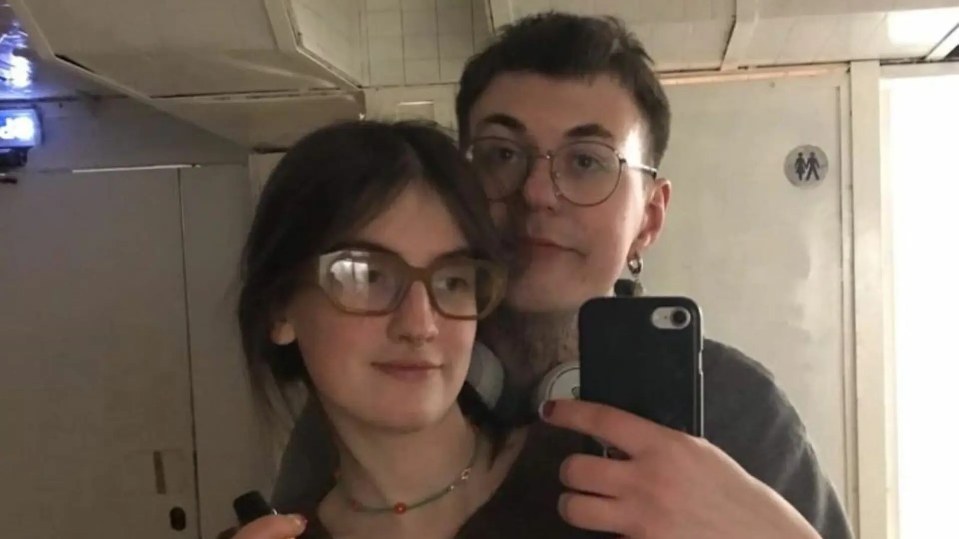 View WandyCharly Fuck Vids and Pics