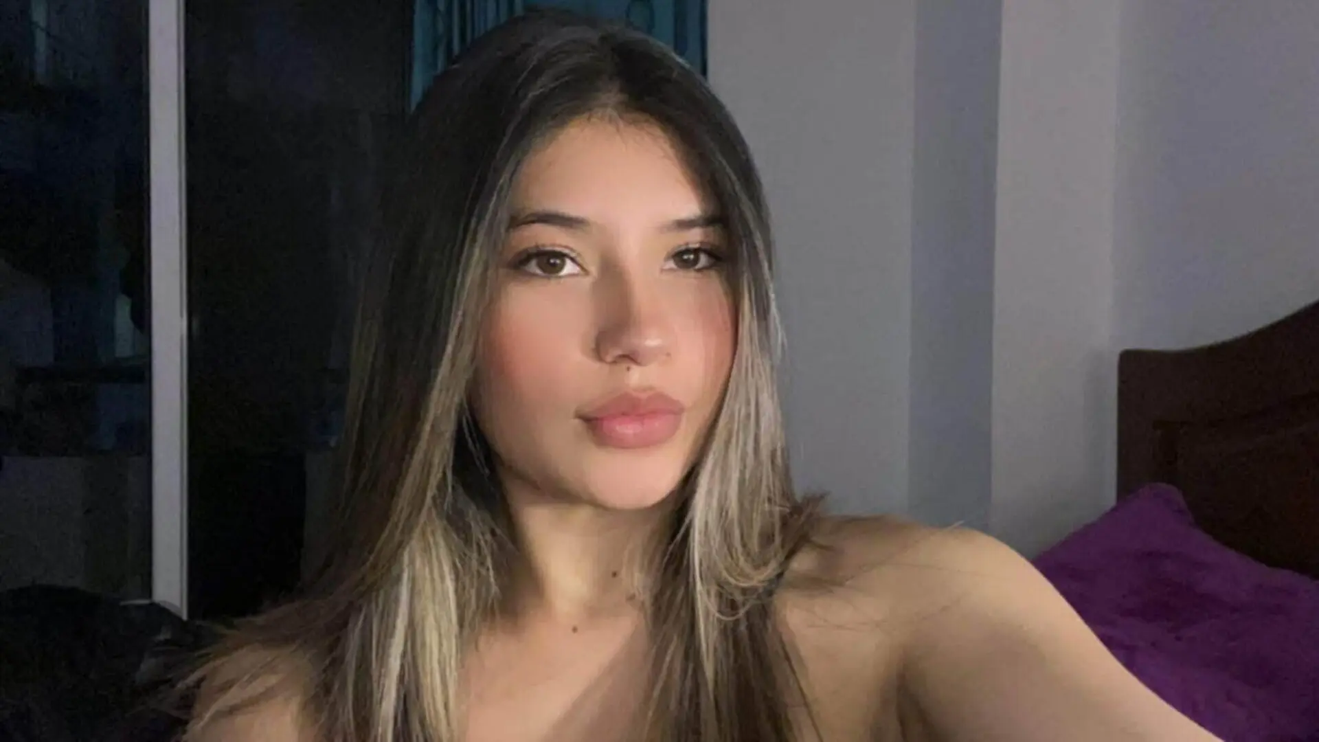 View AmberCastro Fuck Vids and Pics