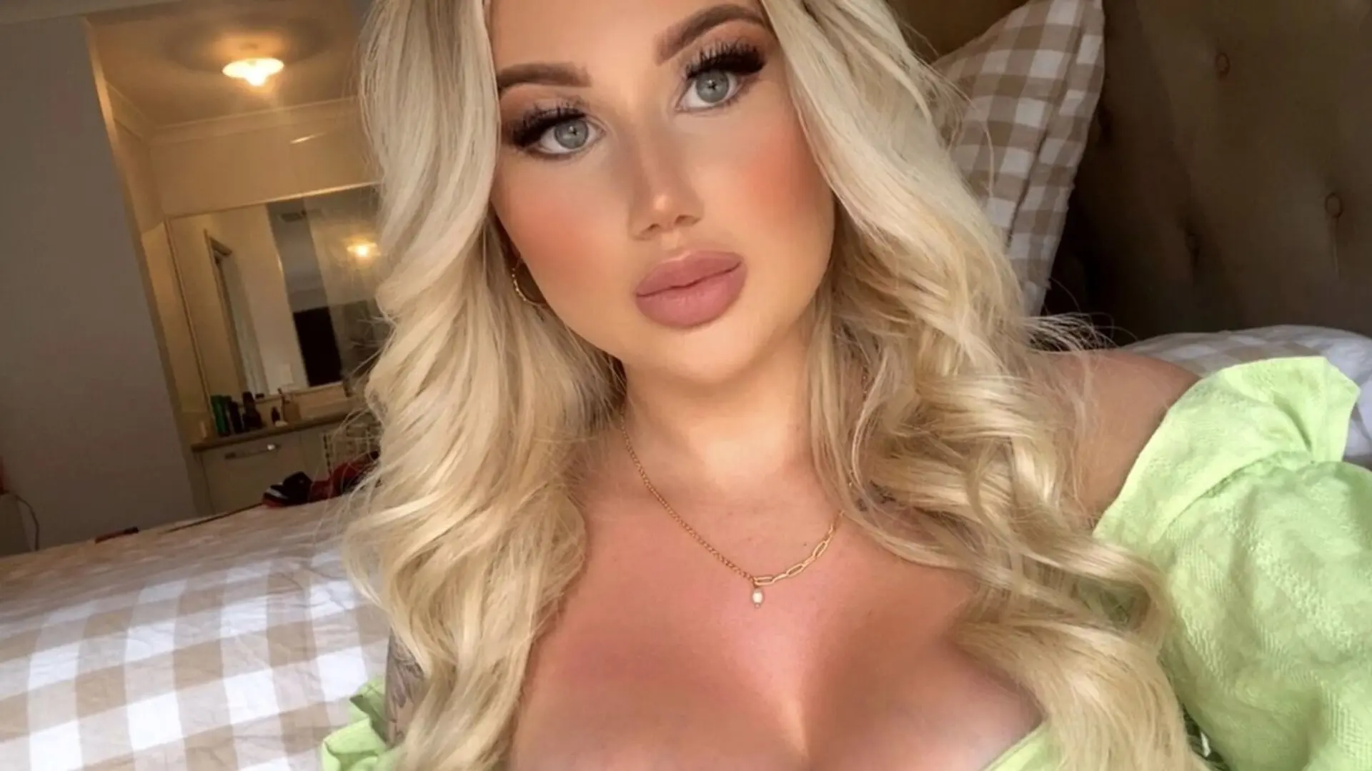 View AmberRylee Fuck Vids and Pics