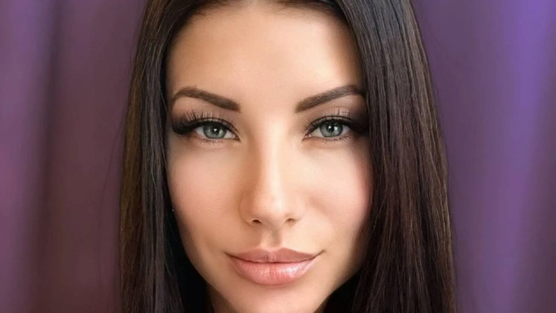 View AnnaTotty Fuck Vids and Pics