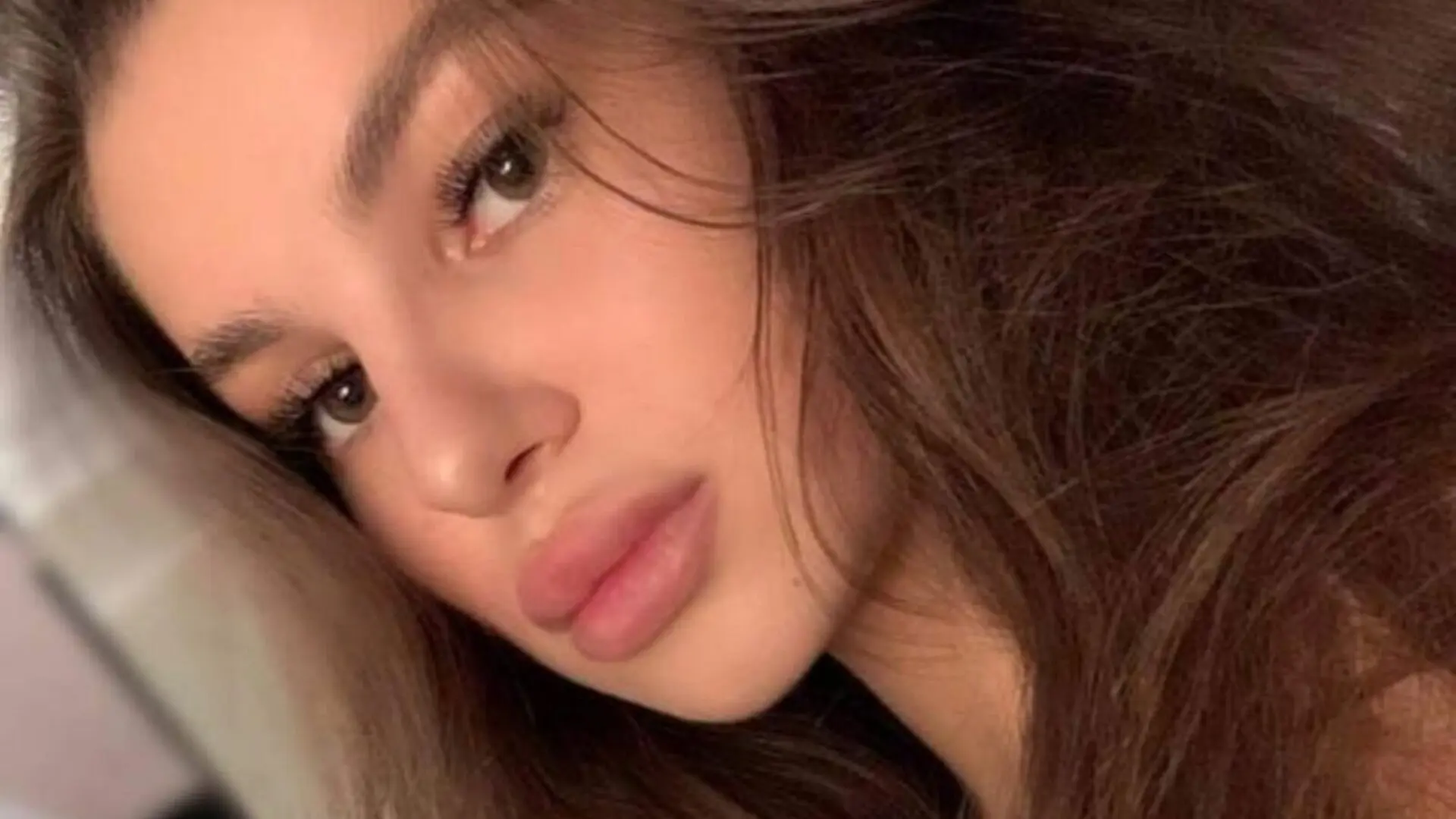 View CristiOzola Fuck Vids and Pics