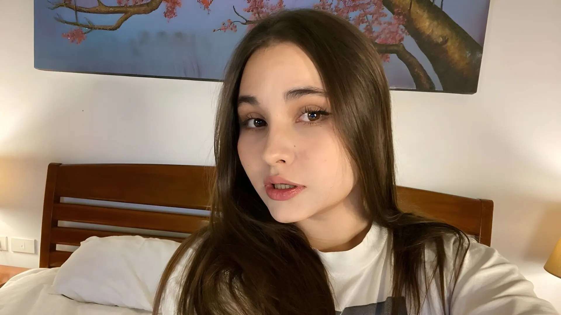 View VikkiMoon Fuck Vids and Pics