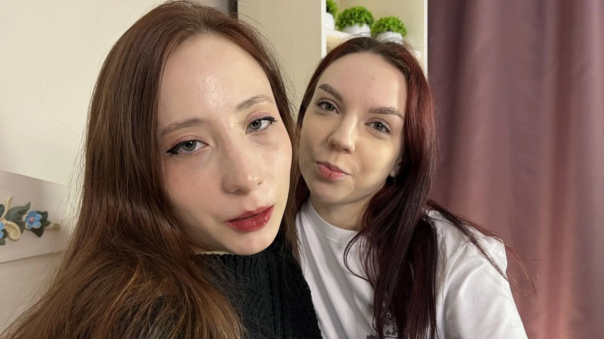 View ElfrieAndCarina Fuck Vids and Pics
